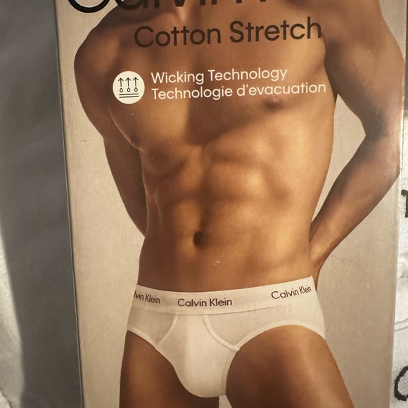 New Calvin Klein - Picture 8 of 8